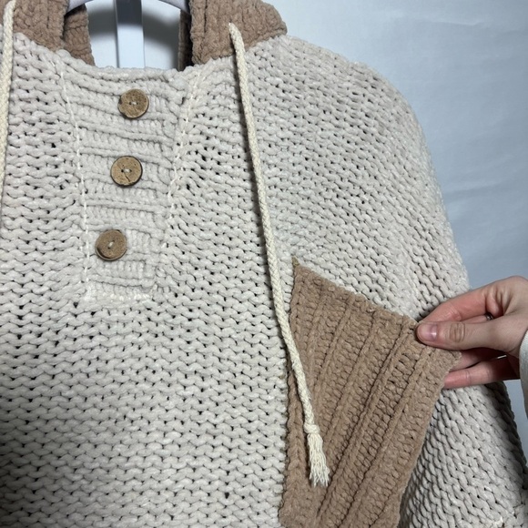 The Native One Women’s Chunky Knit Sweater With Button Detailing - Picture 6 of 8